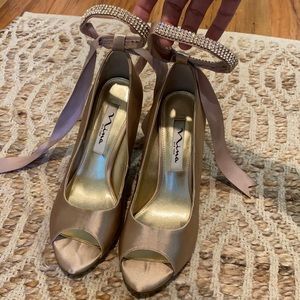 Nina New York Wedges